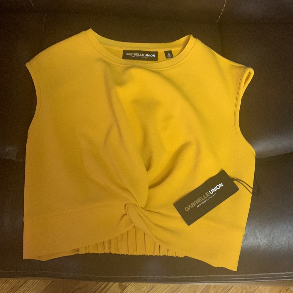 New York and Company. Brand Gabrielle union two-piece skirt set - Picture 3 of 9